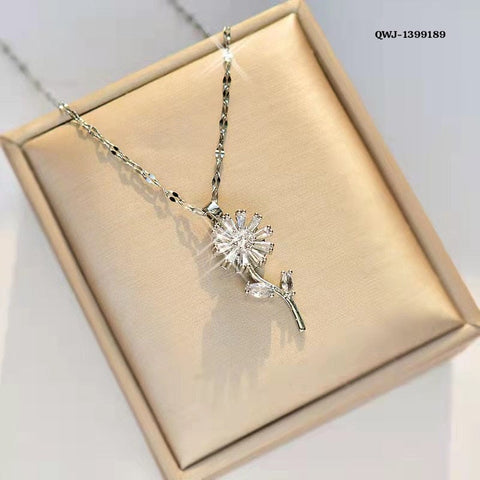 Flower Rotation Pendant Necklace – Golden | Premium China Quality